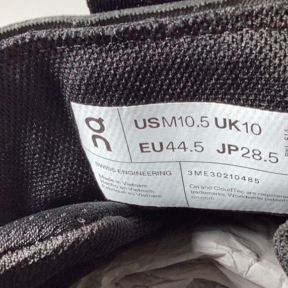 On Cloudnova 2 Trainers - Picture 13 of 16